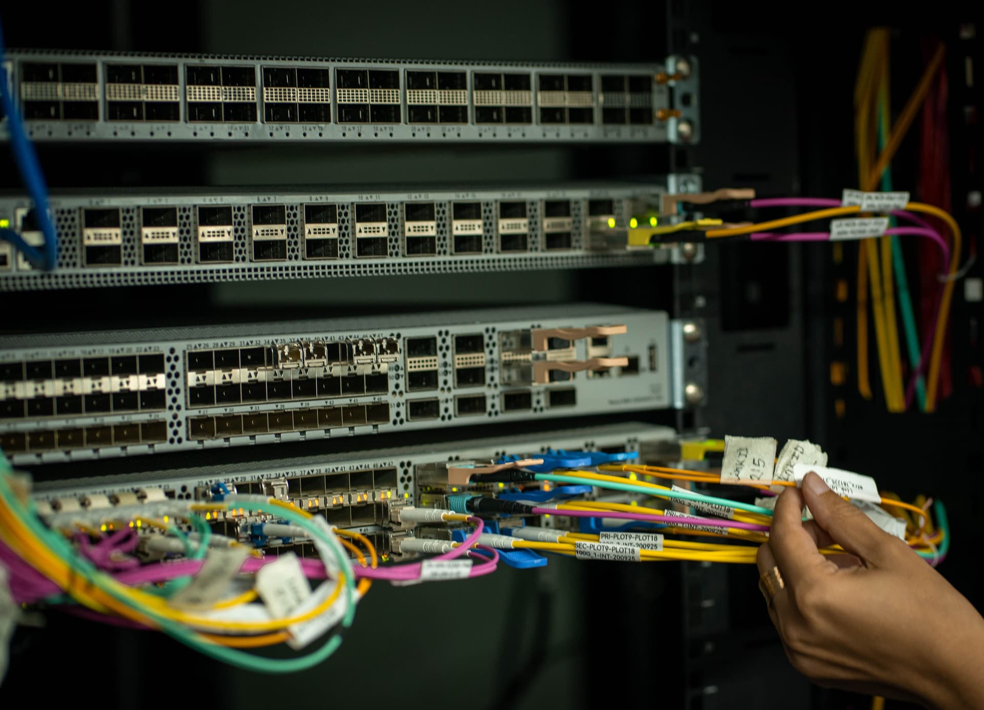 IT Support dan Hardware Services